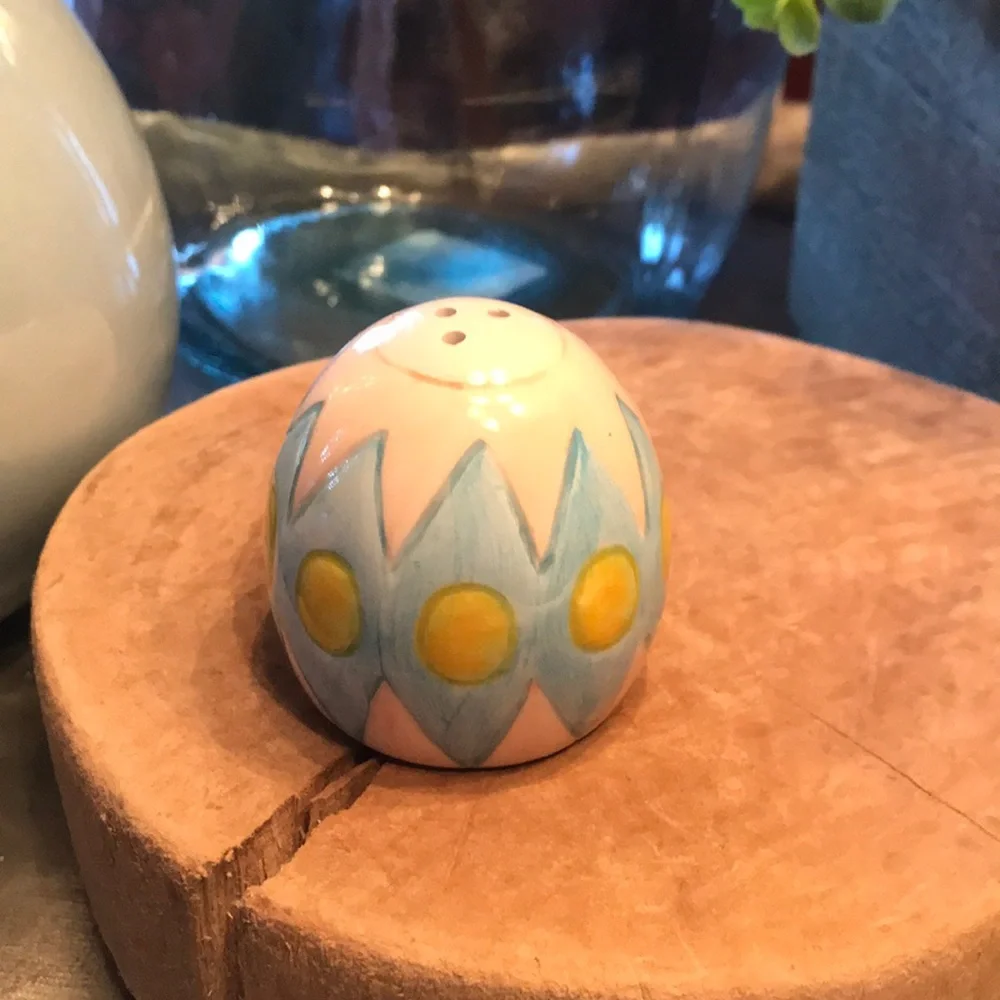 Easter Egg Salt & Pepper Shakers